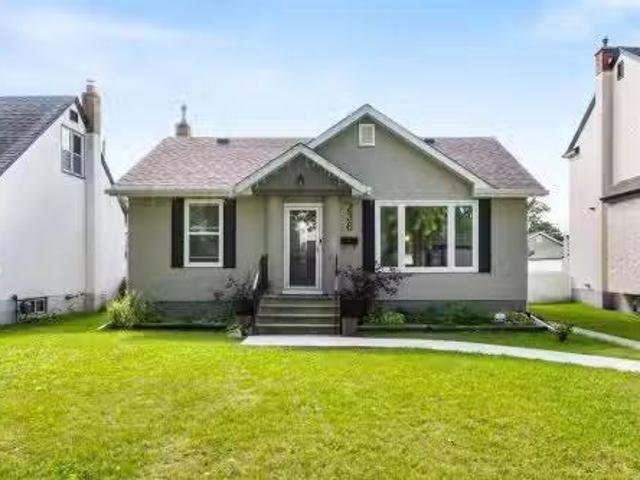 House for sale in East St. Paul, Manitoba