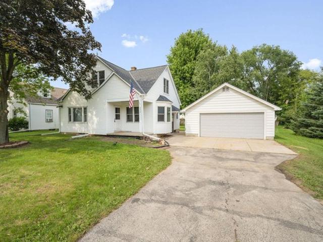 House for sale in Newburg, Wisconsin