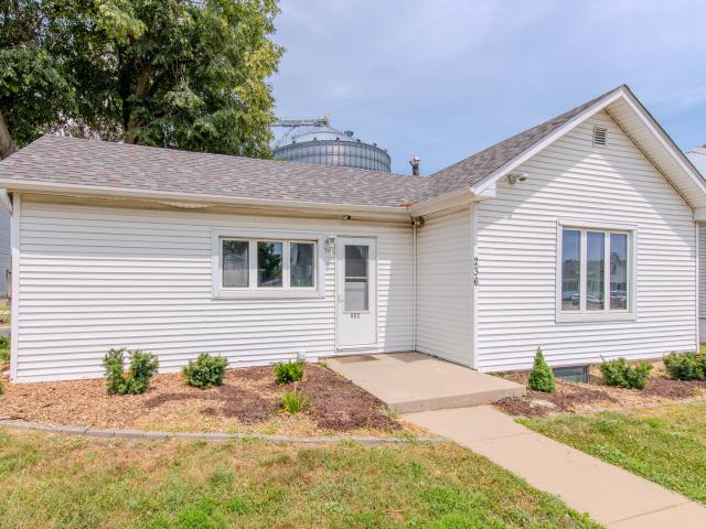 House for sale in Utica, Illinois