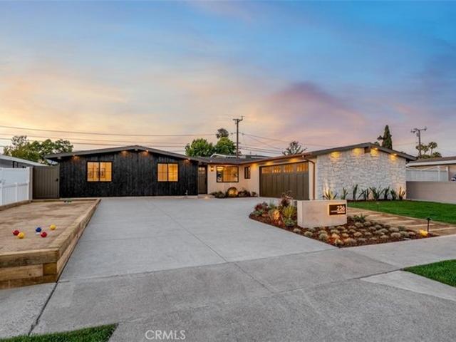 House for sale in Costa Mesa, California