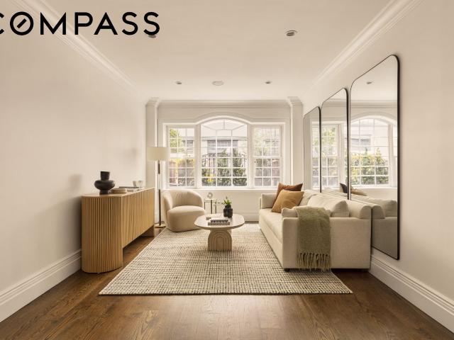 Condo for sale in Manhattan Community Board 4, New York