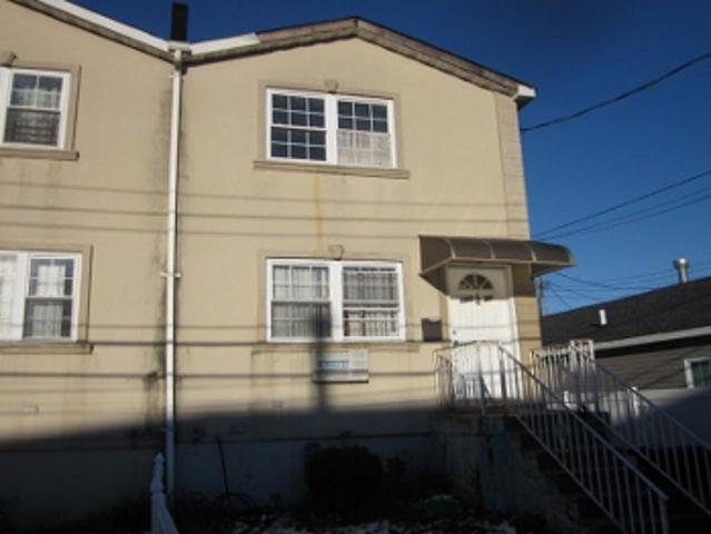 House for sale in Queens, Arverne