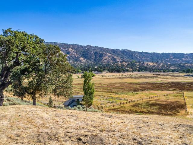 Land for sale in Tehachapi, California
