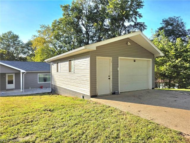House for sale in Saint Marys, West Virginia