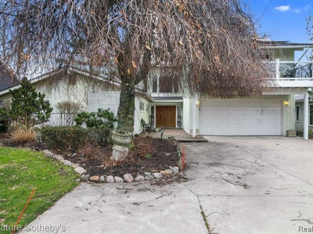 House for sale in West Bloomfield, Michigan