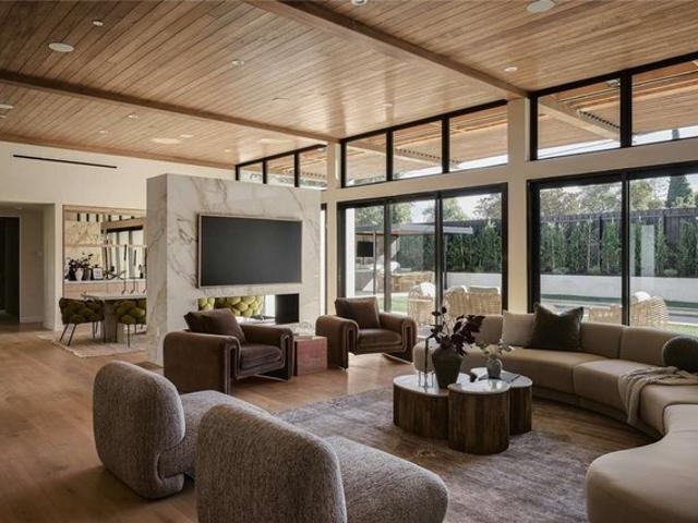 House for sale in Woodland Hills-Warner Center Neighborhood Council District, Canoga Park