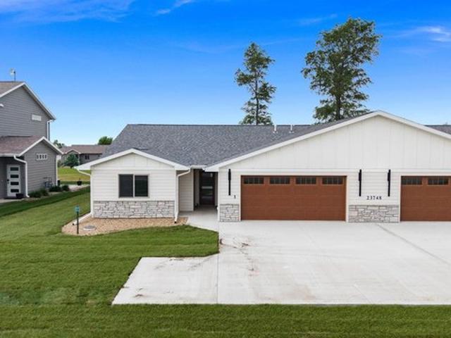 Townhouse for sale in Wentworth, South Dakota