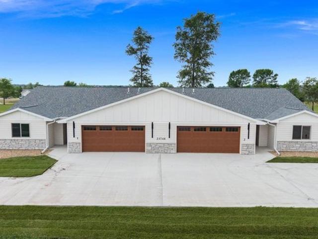 Townhouse for sale in Wentworth, South Dakota