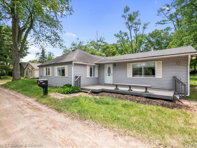 House for sale in Aero View Beach, West Bloomfield Township