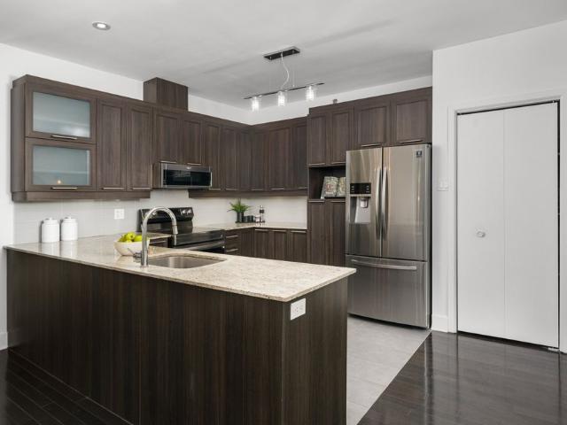 Apartment for rent in Mont-royal, Quebec