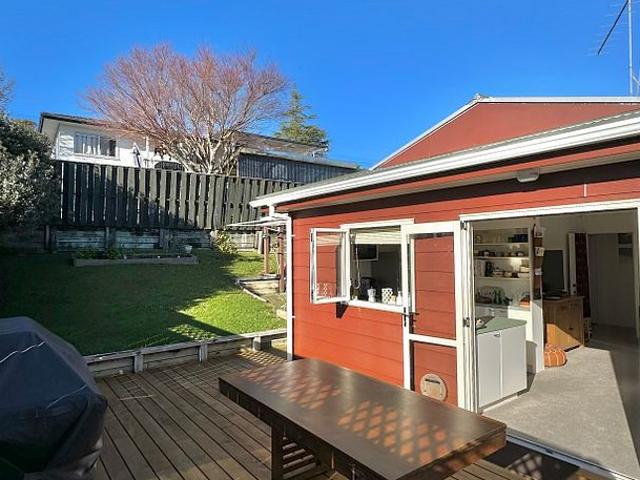 House for rent in Tōtara Vale, Kaipātiki