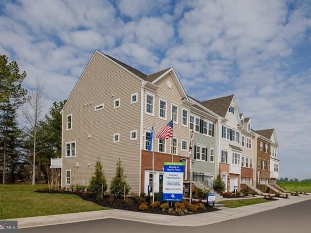 Townhouse for sale in California, Maryland