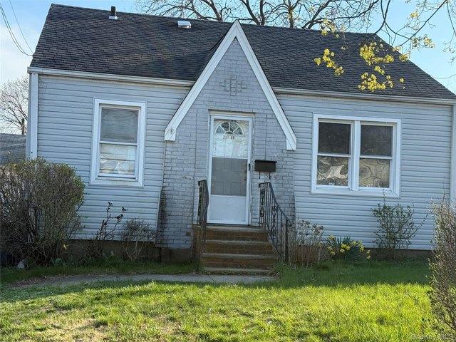 House for sale in Queens, Arverne