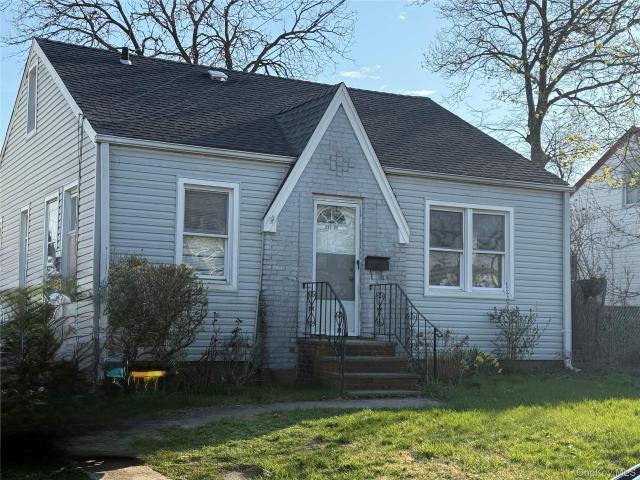 House for sale in Queens, Arverne