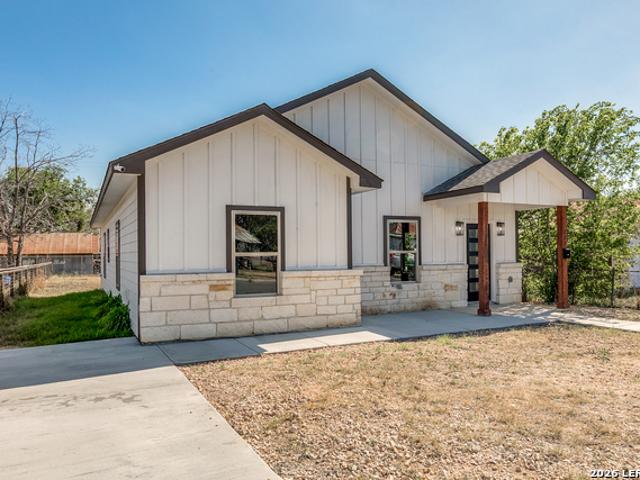 House for sale in Poteet, Texas