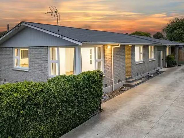 House for sale in Chaslands, Canterbury