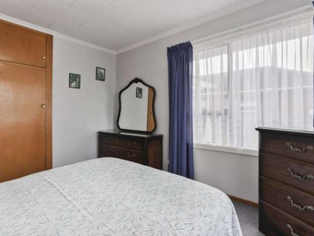 Property for sale in Chaslands, Canterbury