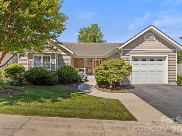 Townhouse for sale in Hendersonville, North Carolina