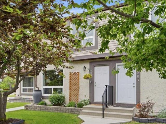 Townhouse for sale in Northwest, Alberta