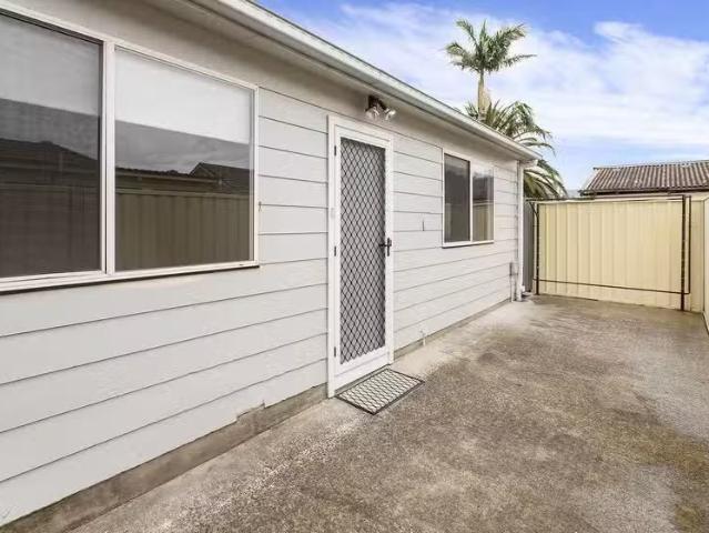 House for rent in Wollongong West, New South Wales