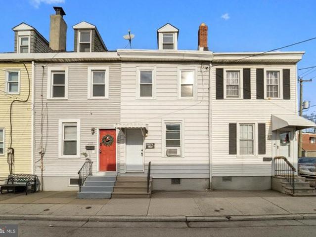 Townhouse for sale in Gloucester City, New Jersey