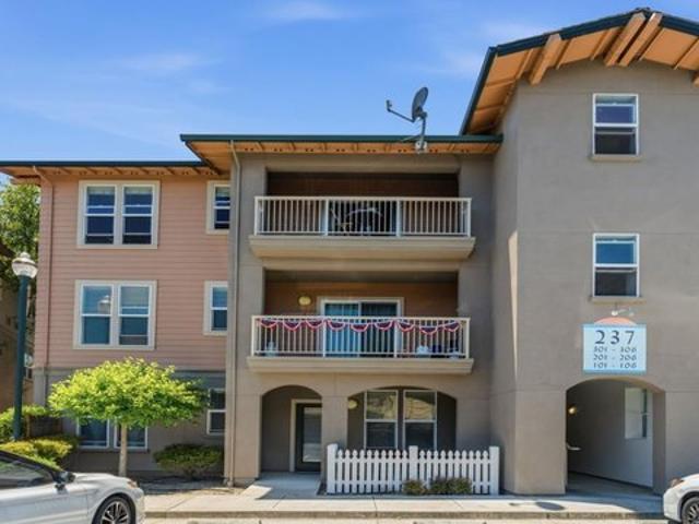 Condo for sale in Freedom, California