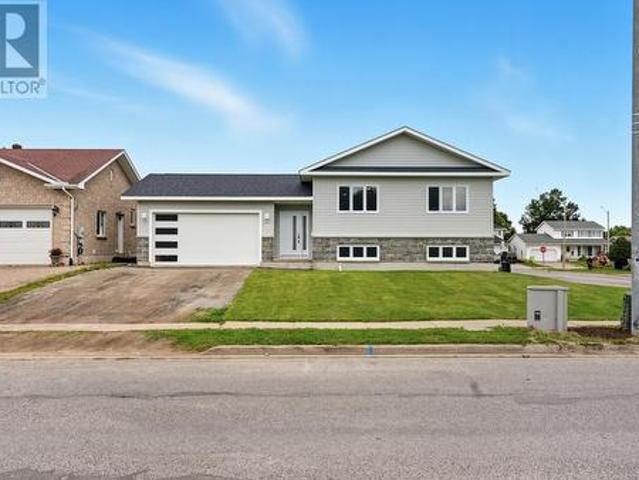 House for sale in Sault Sainte Marie, Ontario