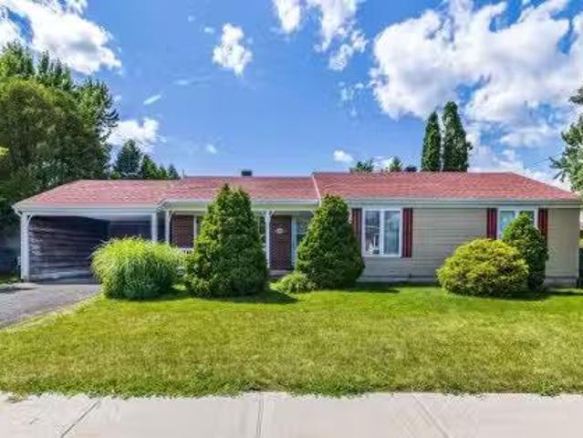 House for sale in Saint-Constant, Montérégie