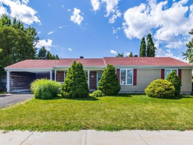 House for sale in Saint-Constant, Montérégie