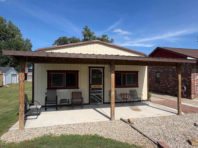 House for sale in Worthington, Indiana