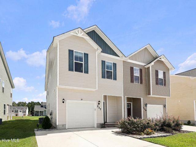 Townhouse for sale in Jacksonville, North Carolina