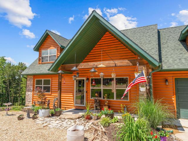House for sale in Stone, Missouri