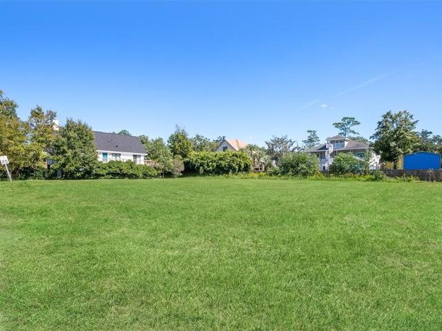 Land for sale in Mandeville, Louisiana