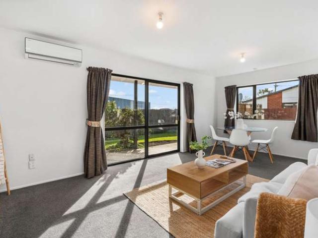 House for sale in Chaslands, Canterbury