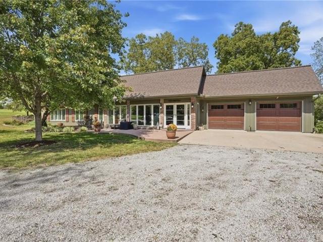 House for sale in Peculiar, Cass County
