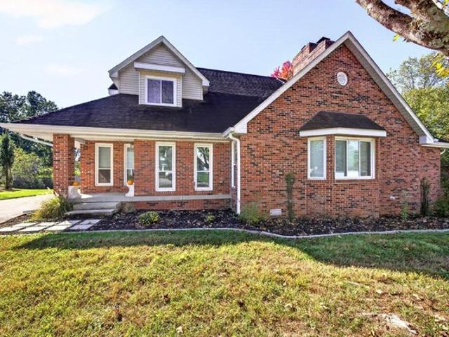 House for sale in The Stands, Bloomington