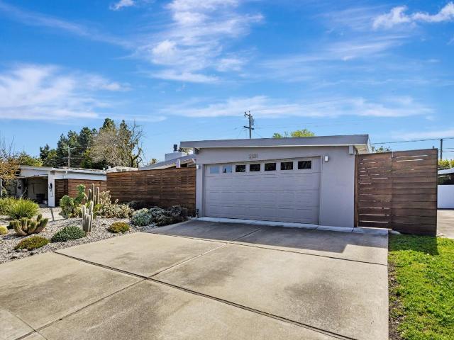 House for sale in Mountain View