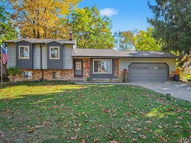 House for sale in Fenton, Genesee County