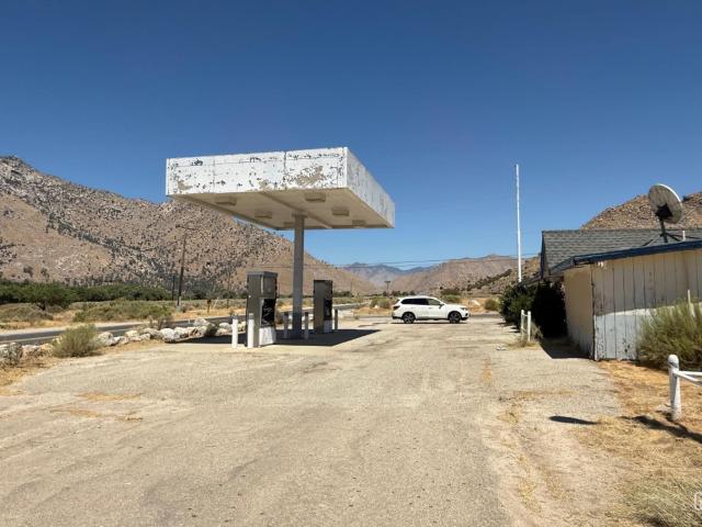 Commercial for sale in Onyx