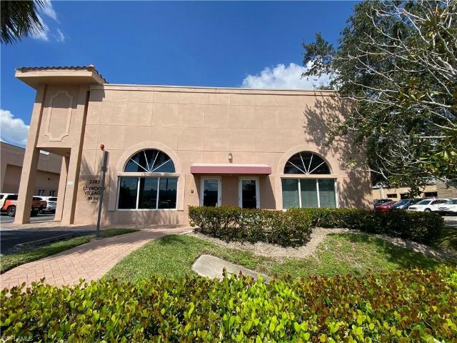 Commercial for sale in Naples