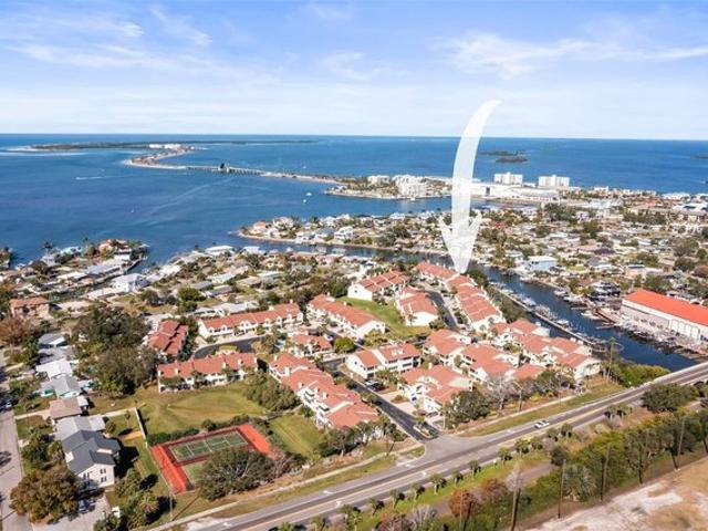 Townhouse for sale in Dunedin, Florida
