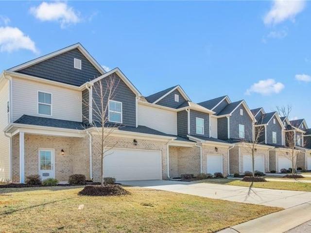Townhouse for sale in Crestwood, Burlington