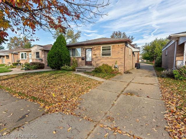 House for sale in Warren, Macomb County
