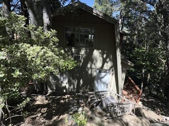 House for sale in Cedarpines Park, California