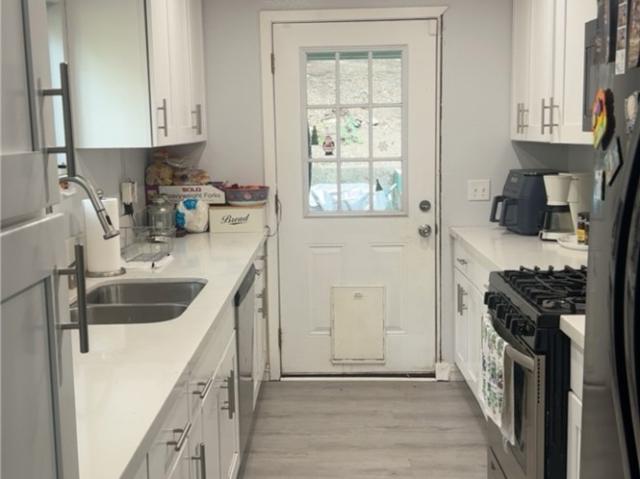 House for sale in Cedarpines Park, California
