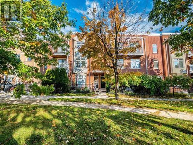 Townhouse for sale in Oakville, Ontario
