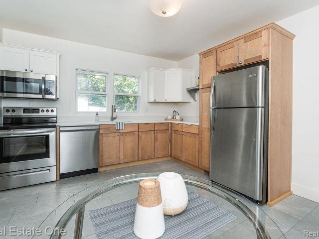 Commercial for sale in Rochester Hills, Michigan
