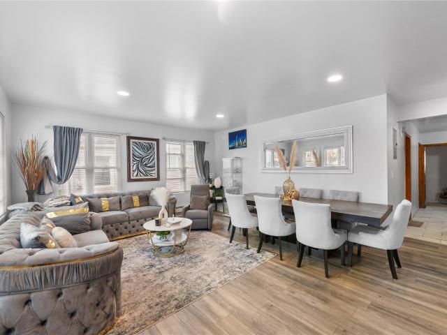 Townhouse for sale in Rosedale