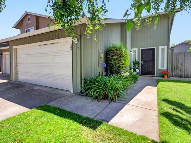 Townhouse for sale in Freedom, California