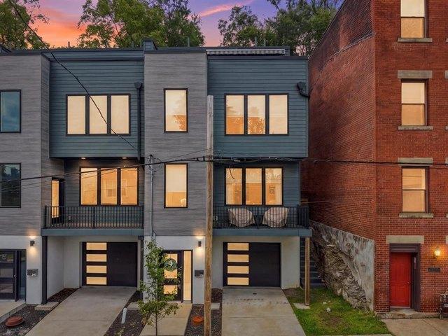 Townhouse for sale in Pittsburg, Pennsylvania